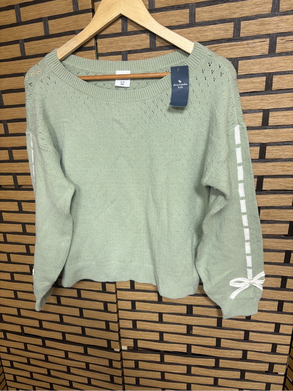 Abercrombie green bow sleeve sweater size 13/14